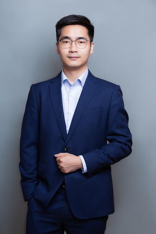 且华威 后期制作总监